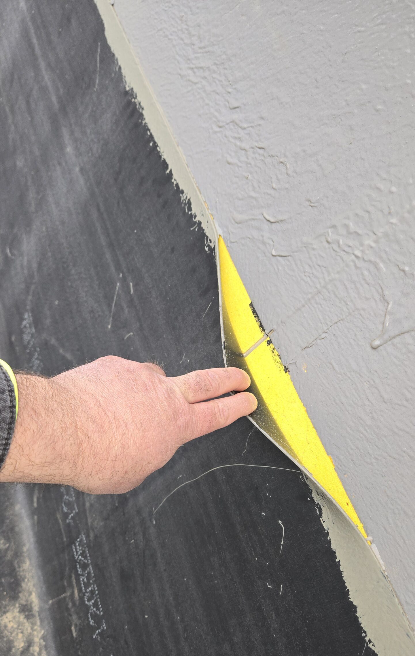 Checking air barrier